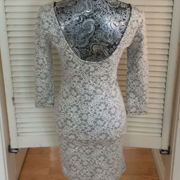 NWT F21 bodycon lowback dress cream floral M - Picture 4 of 6